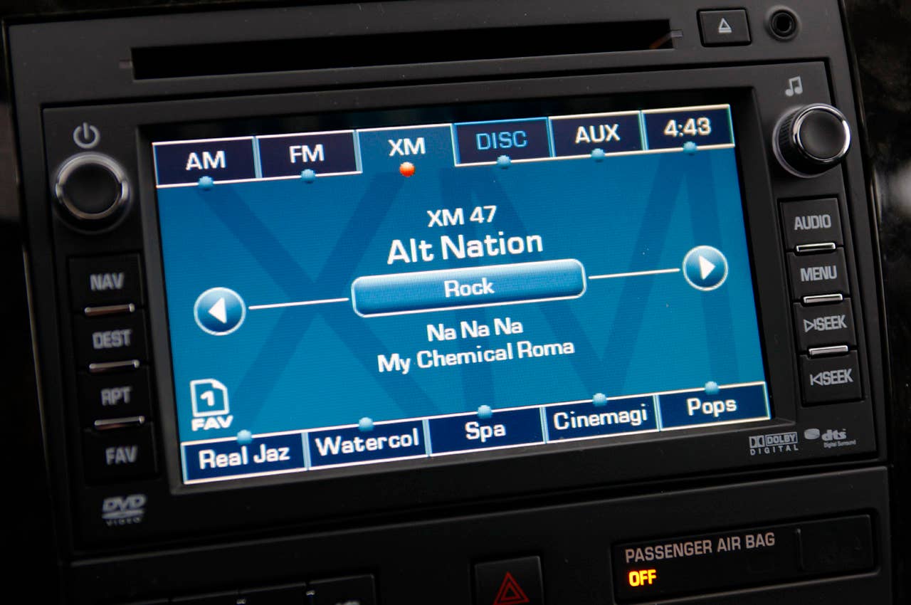 2011 GMC Acadia Denali multimedia system