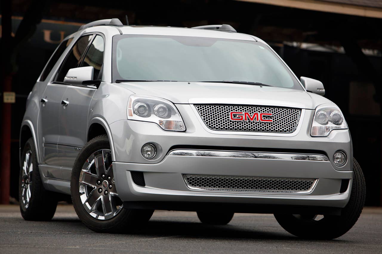 2011 GMC Acadia Denali front 3/4 view
