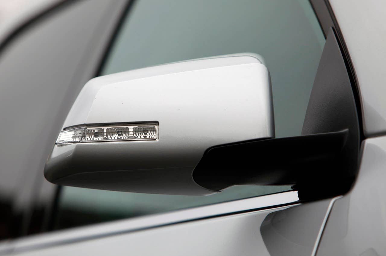 2011 GMC Acadia Denali side mirror