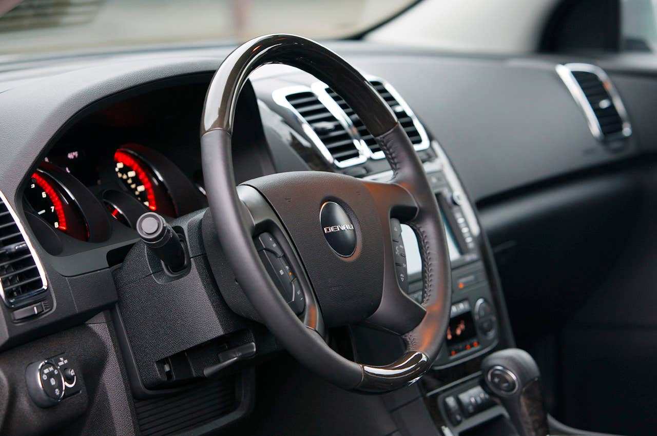 2011 GMC Acadia Denali steering wheel