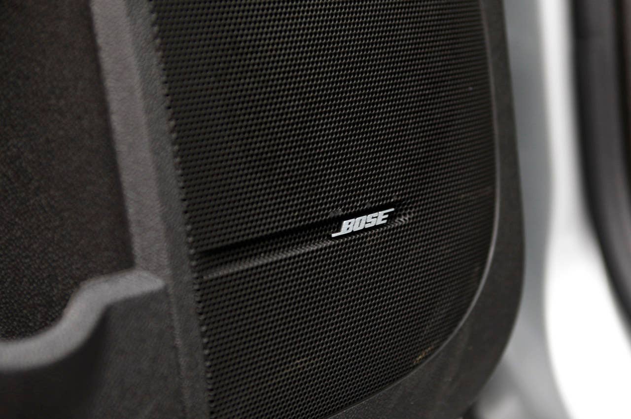 2011 GMC Acadia Denali Bose speaker