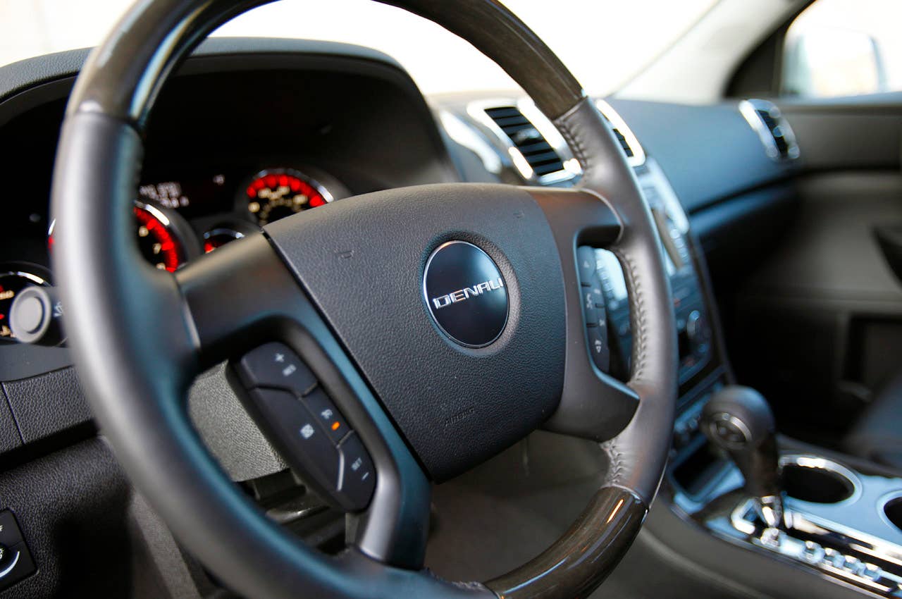 2011 GMC Acadia Denali steering wheel
