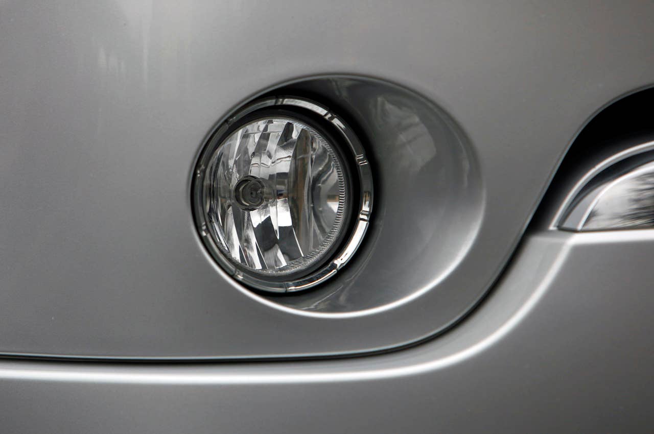 2011 GMC Acadia Denali fog light