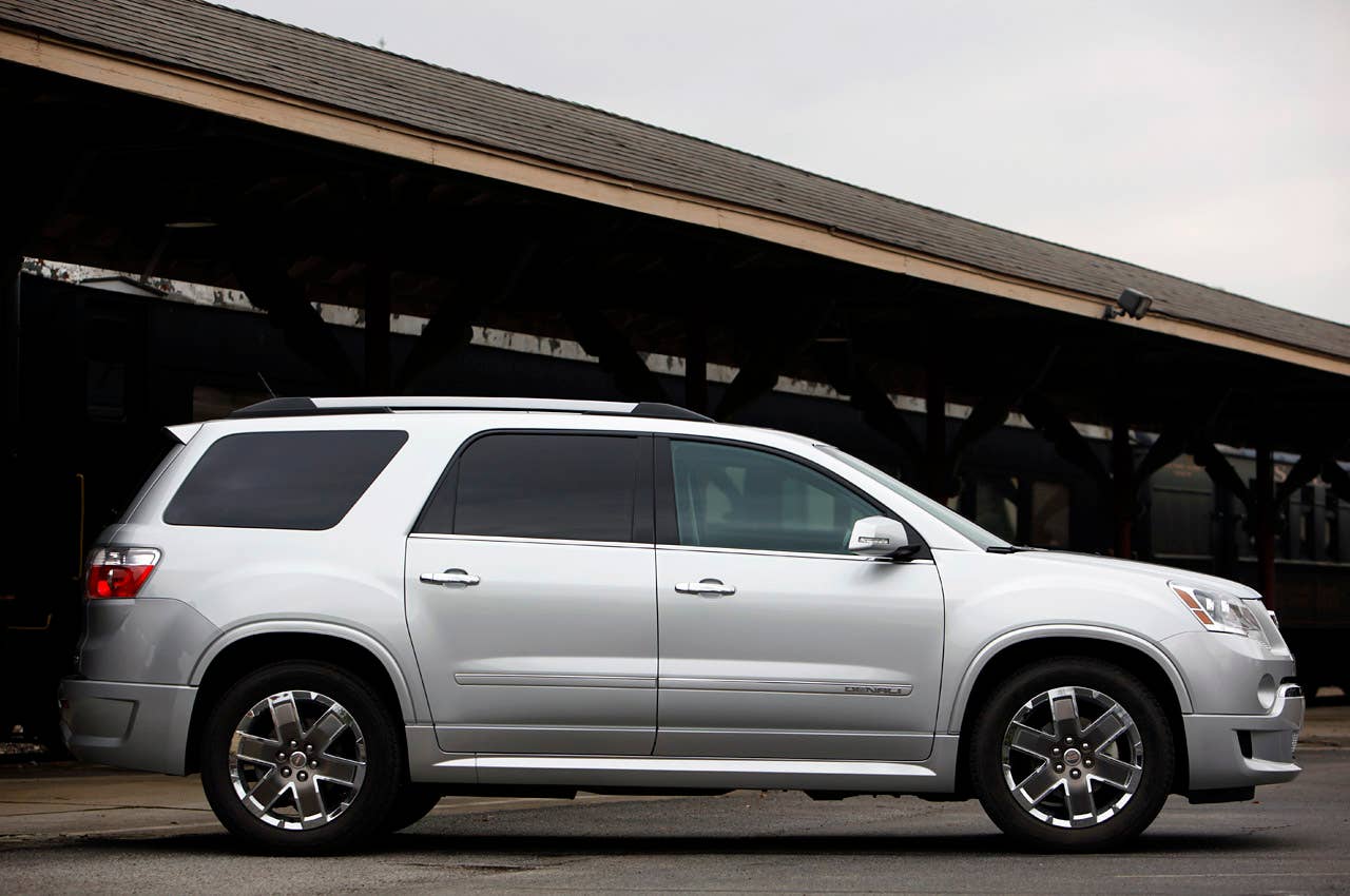 2011 GMC Acadia Denali side view