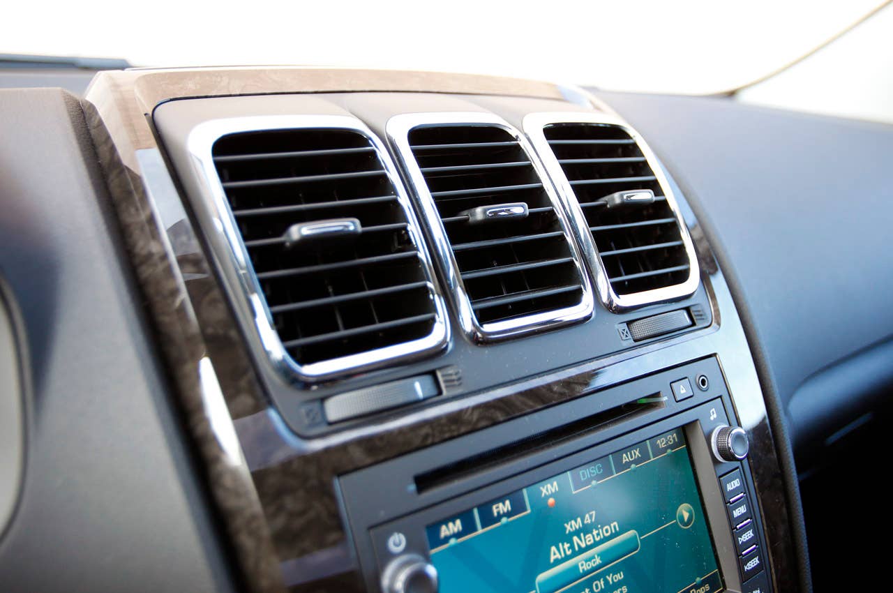 2011 GMC Acadia Denali dash vents