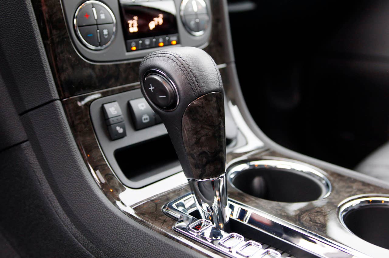 2011 GMC Acadia Denali shifter