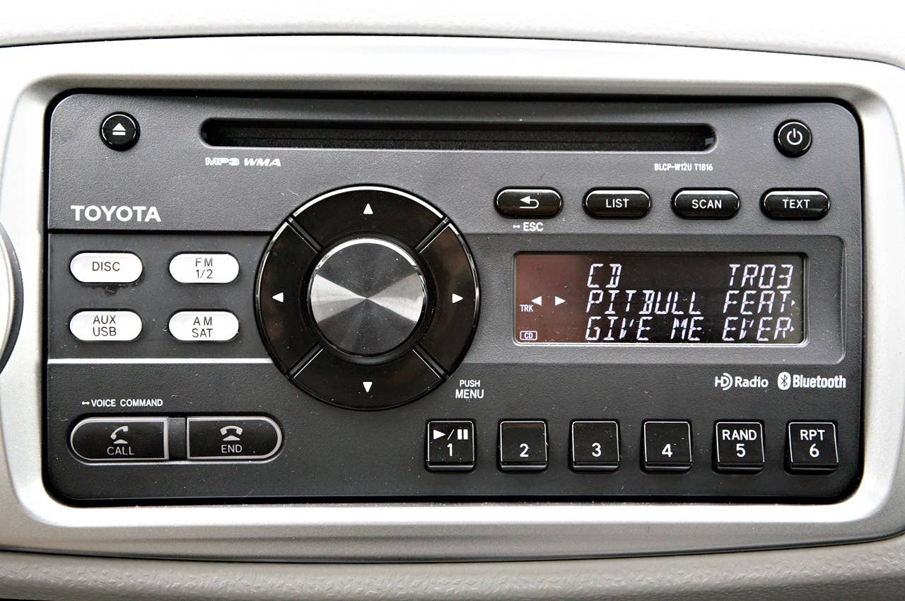 2012 Toyota Yaris audio controls