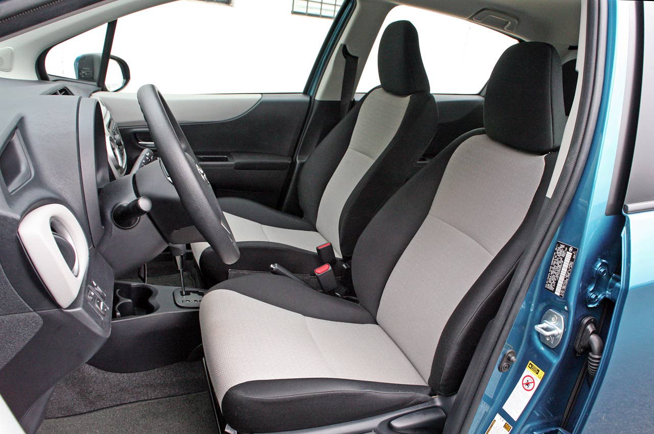 2012 Toyota Yaris front seats