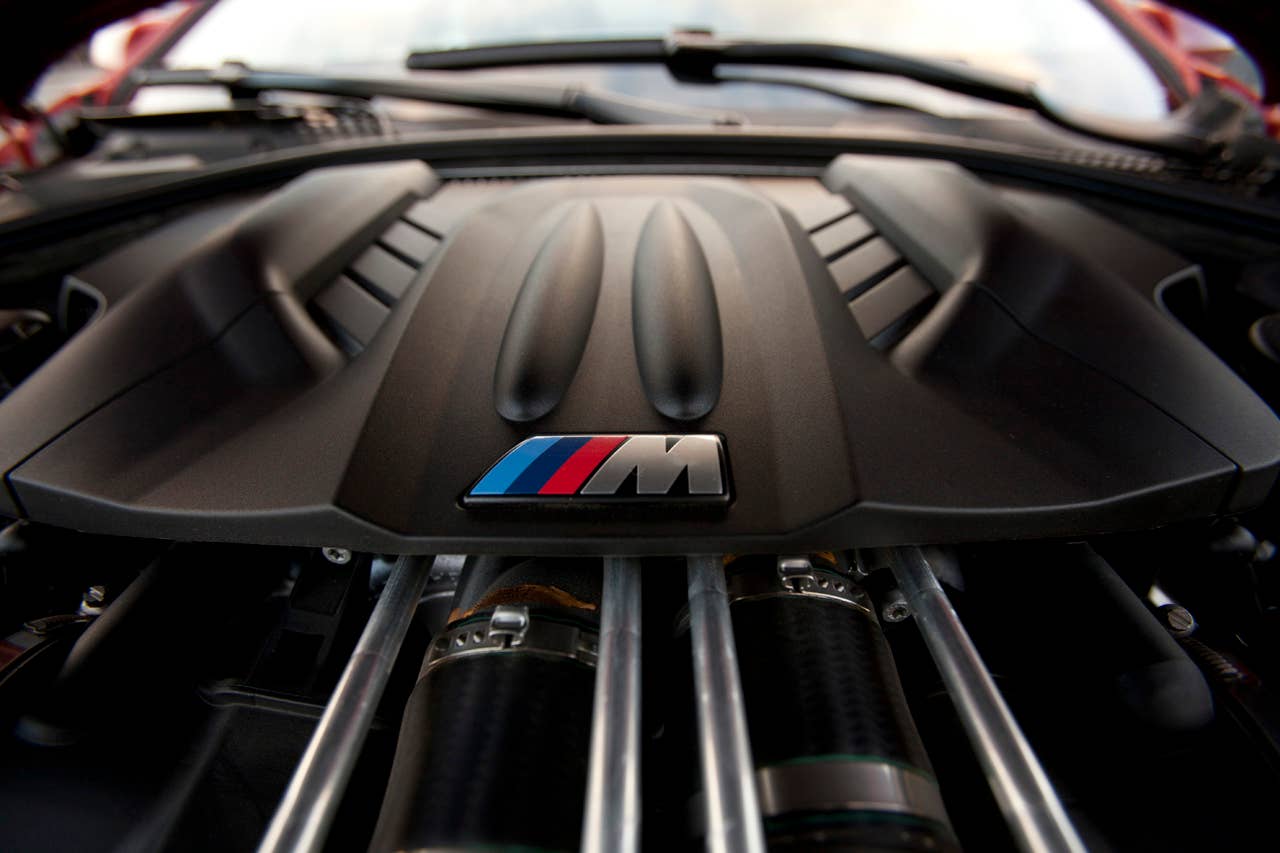 2013 BMW M6 engine cover