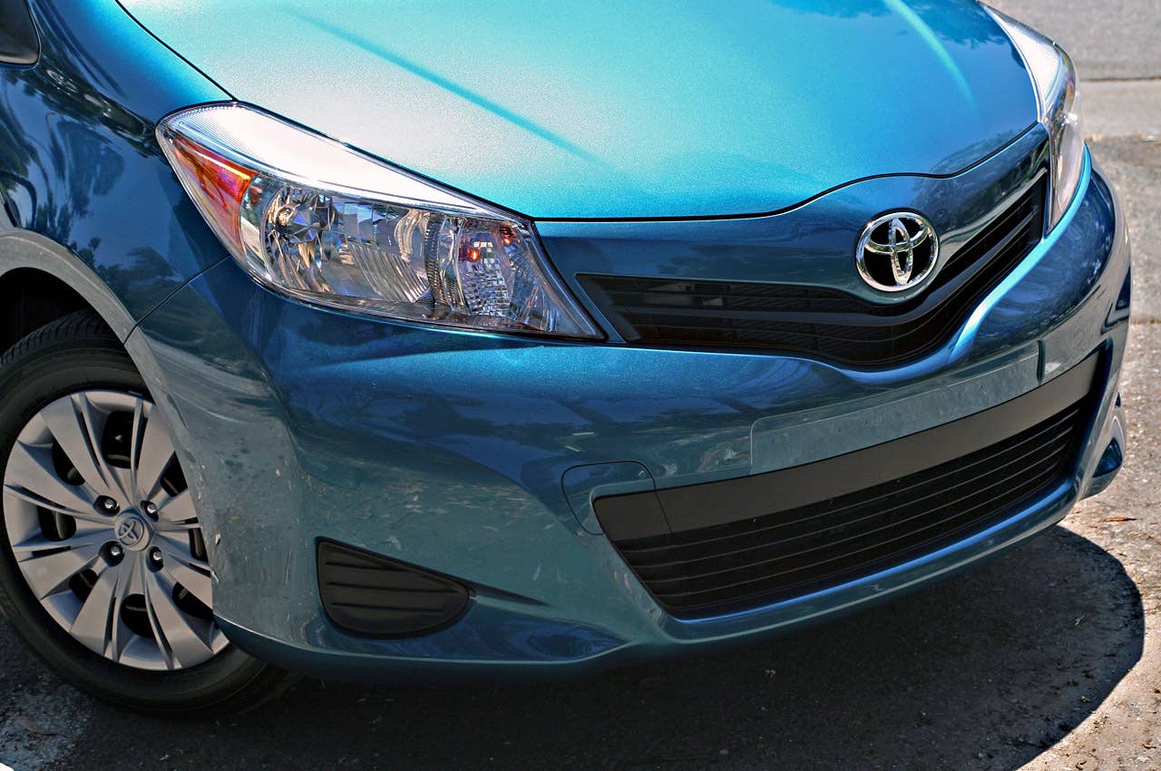 2012 Toyota Yaris front detail