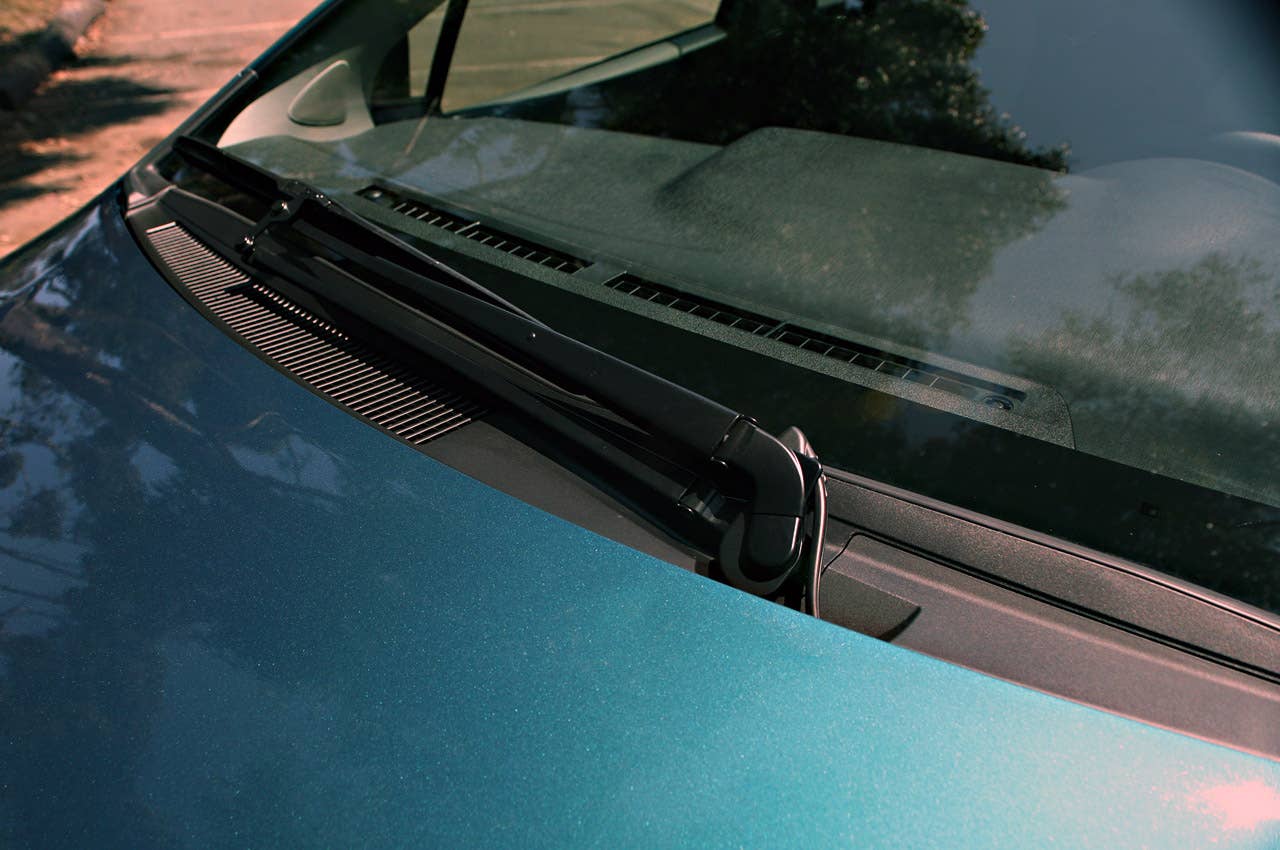 2012 Toyota Yaris windshield wiper