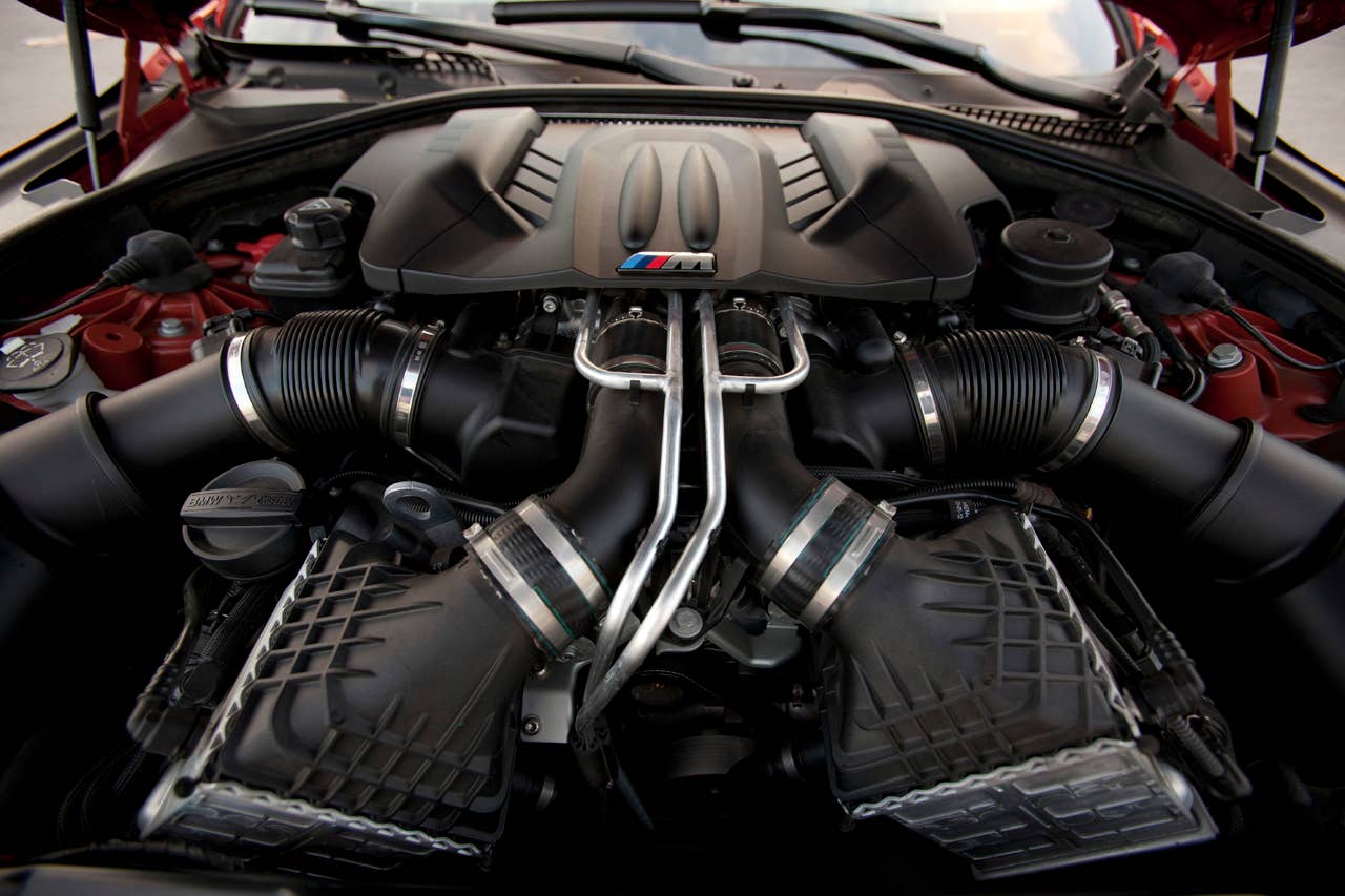 2013 BMW M6 engine