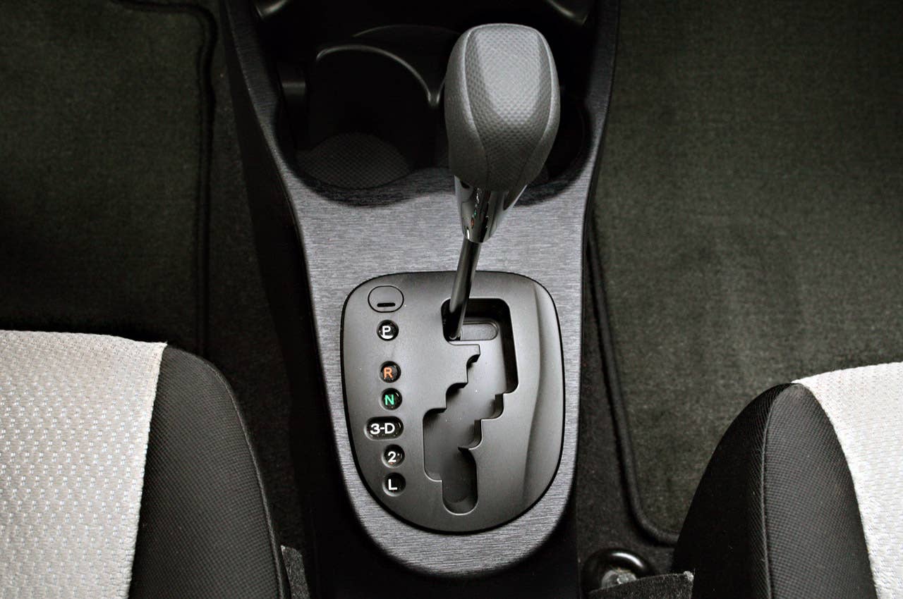 2012 Toyota Yaris shifter