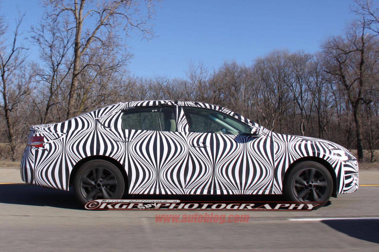 2013 Nissan Altima Spy Shots side