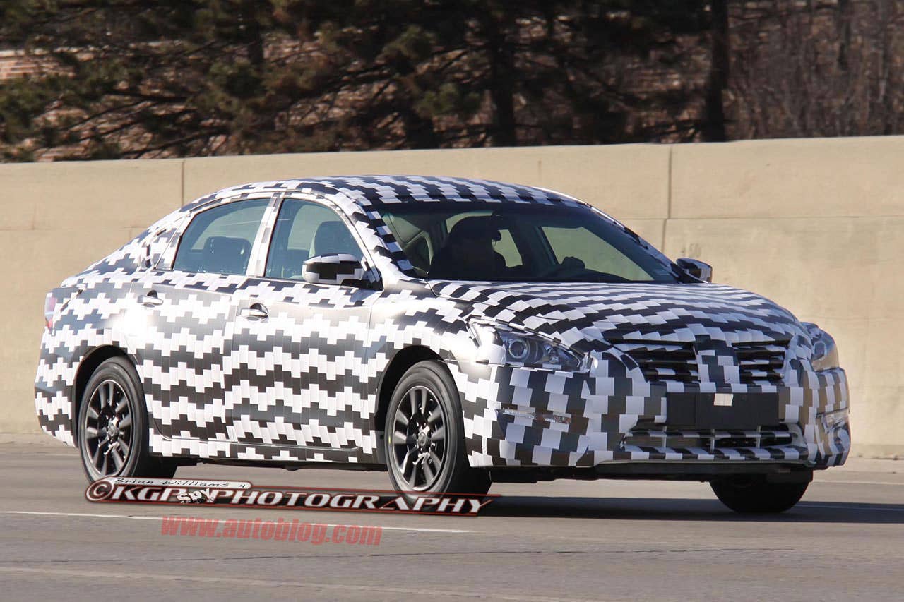 2013 Nissan Altima Spy Shots front 3/4