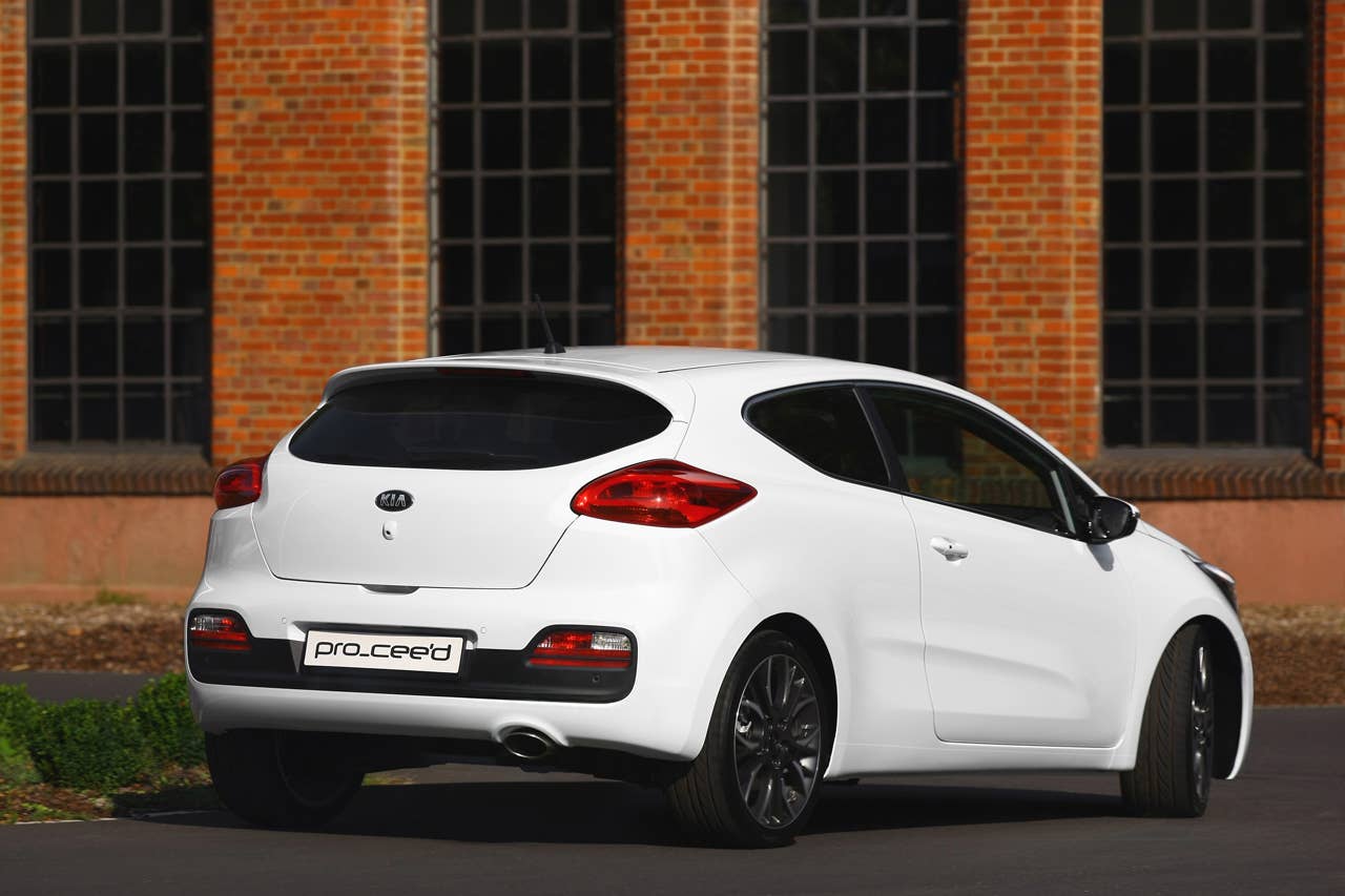 2014 Kia pro_cee'd rear 3/4 driving