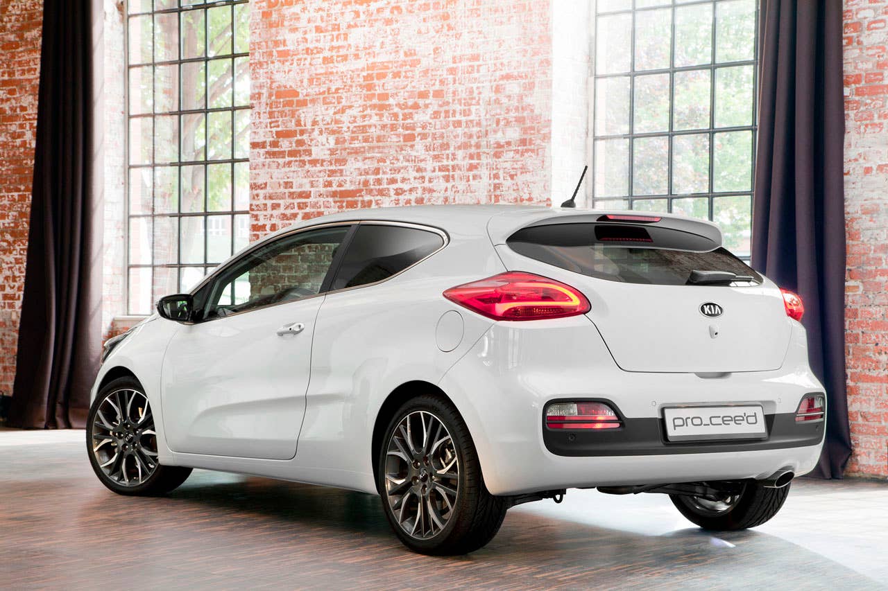 2014 Kia pro_cee'd rear 3/4