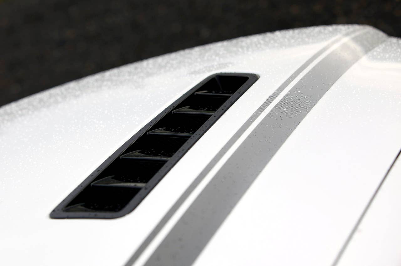 2013 Ford Mustang GT hood vent