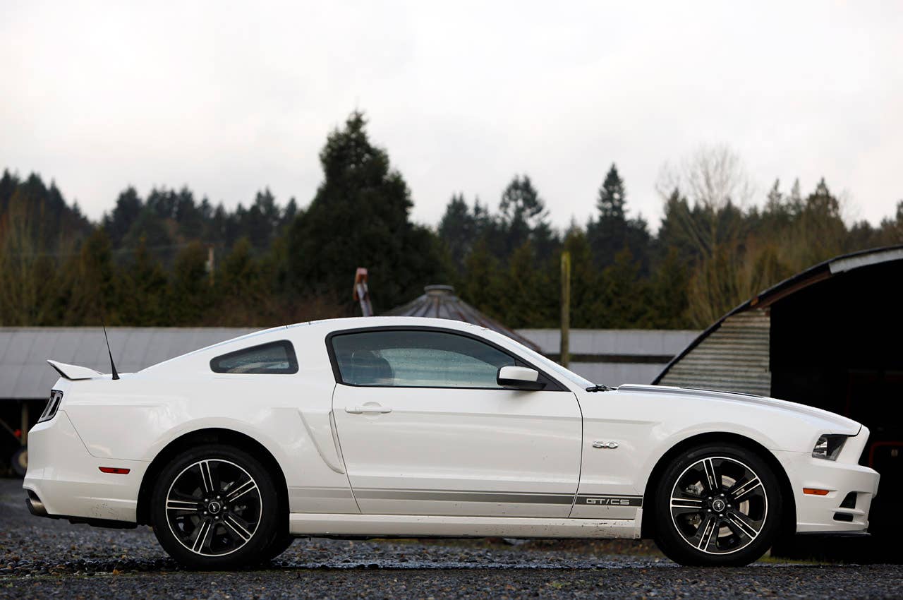 2013 Ford Mustang GT side view