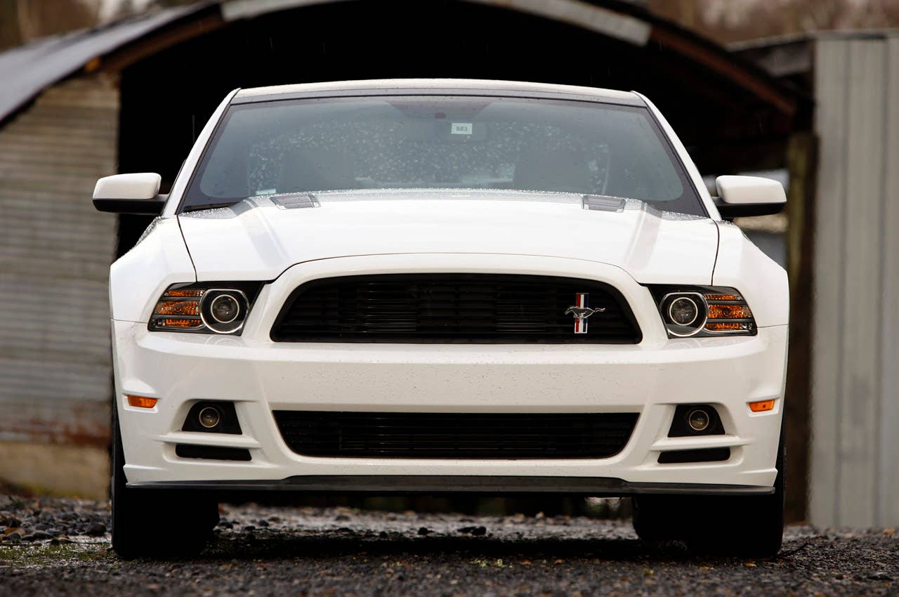 2013 Ford Mustang GT front view