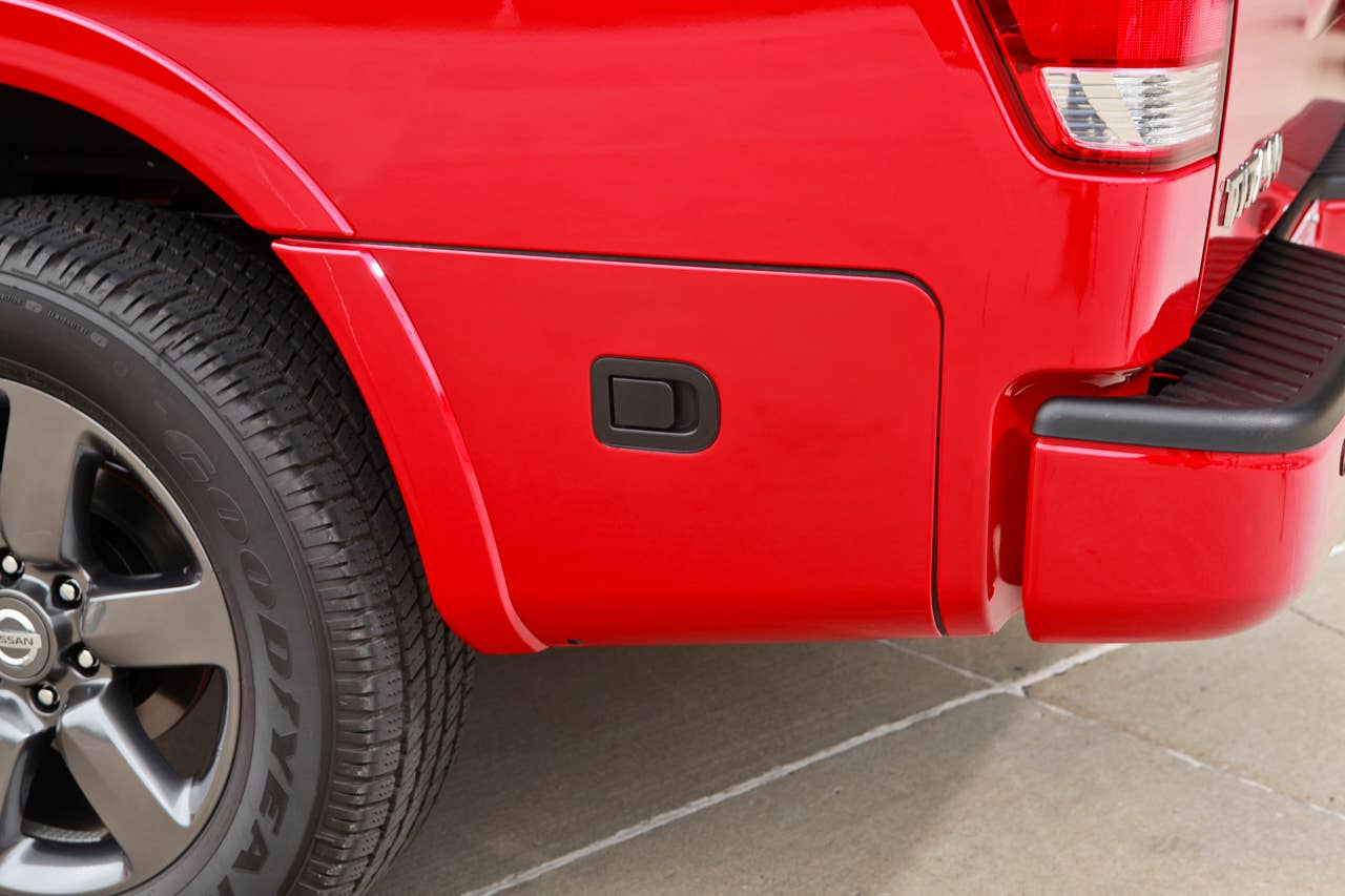 2012 Nissan Titan Appearance Package storage box