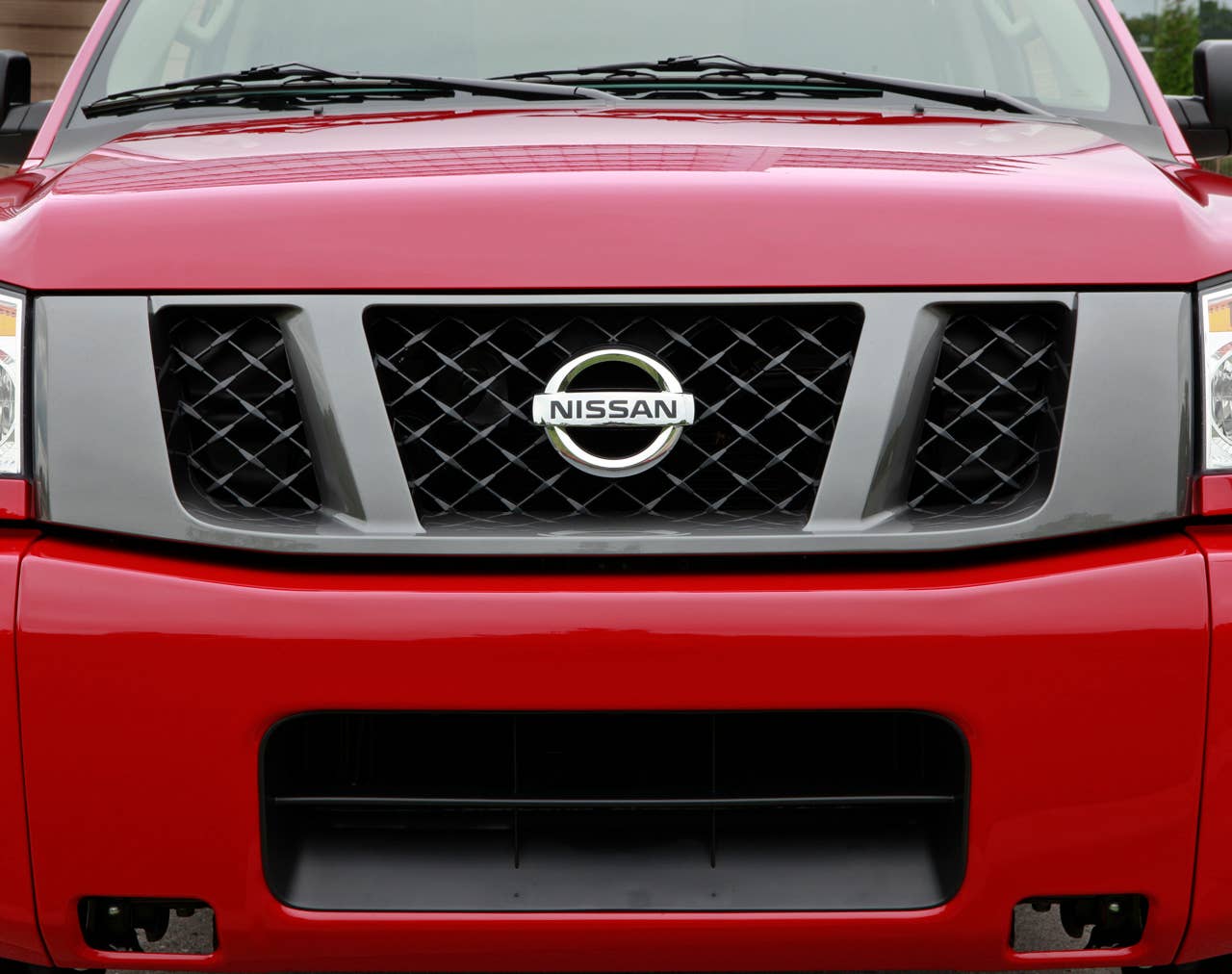 2012 Nissan Titan Appearance Package grille
