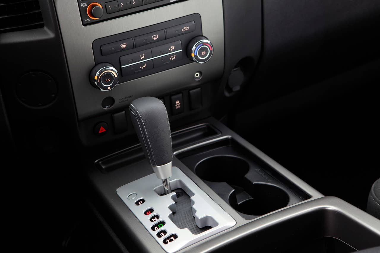 2012 Nissan Titan Appearance Package console