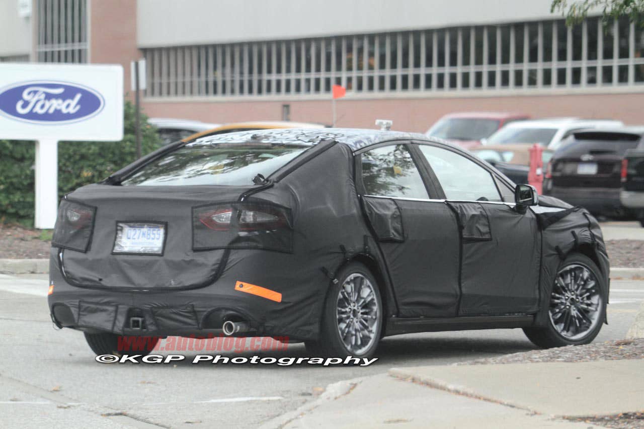 2013 Ford Fusion rear 3/4