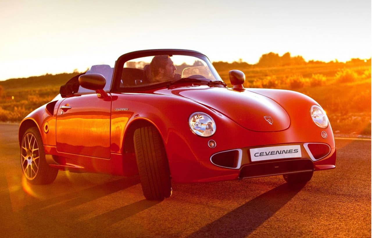 2013 PGO Automobiles Cevennes front 3/4