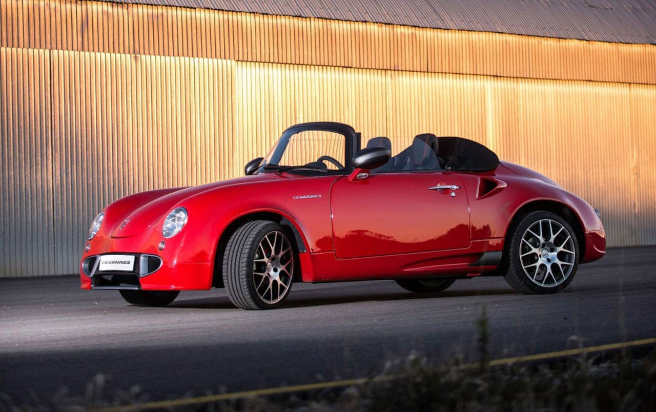 2013 PGO Automobiles Cevennes front 3/4