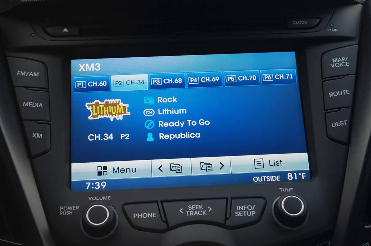 2013 Hyundai Veloster Turbo audio system display