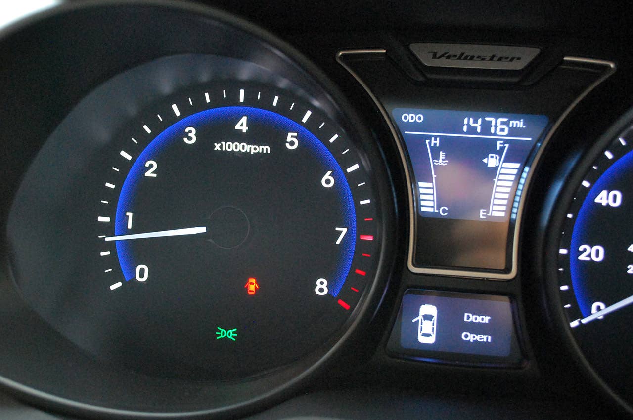 2013 Hyundai Veloster Turbo tachometer