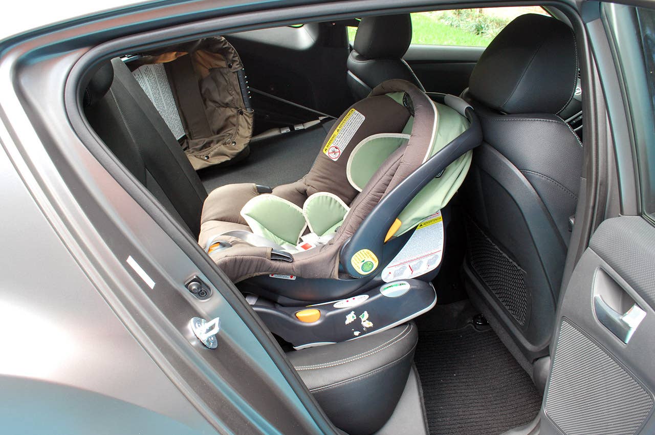 2013 Hyundai Veloster Turbo rear car seat