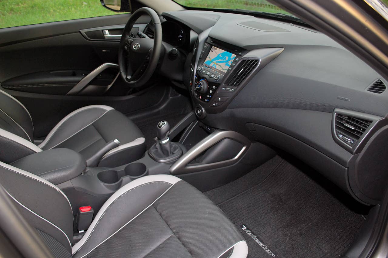 2013 Hyundai Veloster Turbo interior