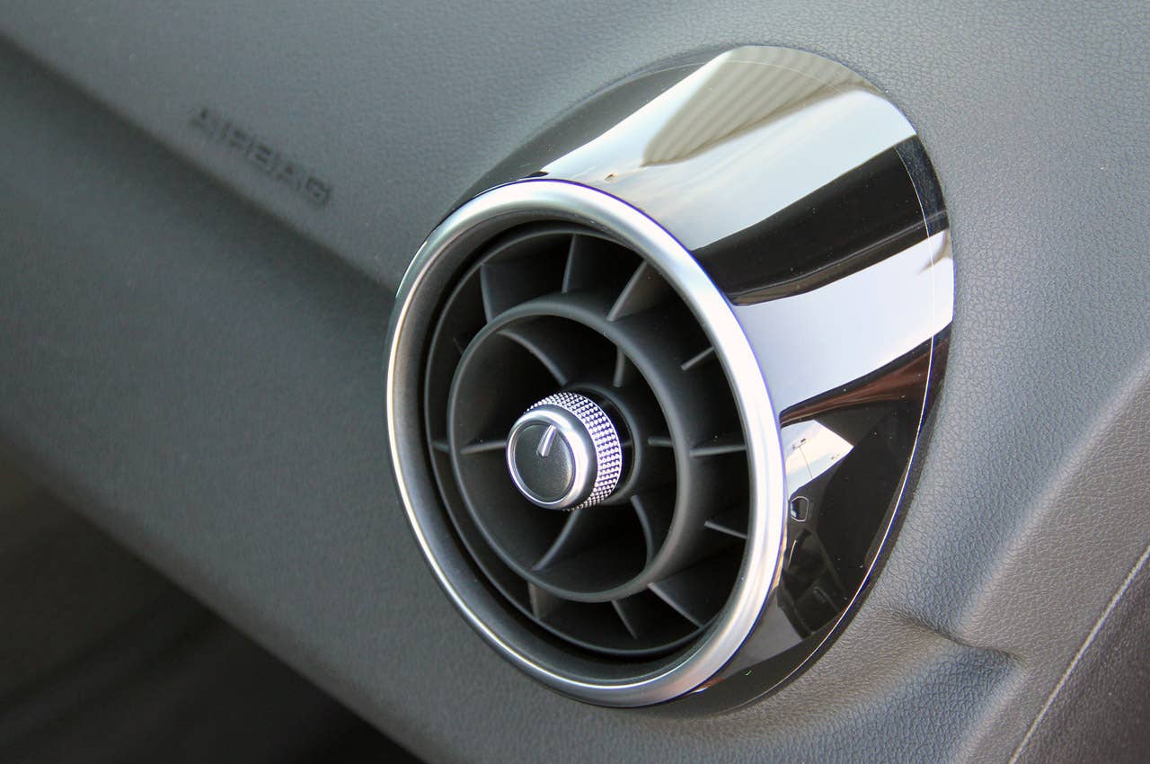 2012 Audi A1 Sportback dash vent