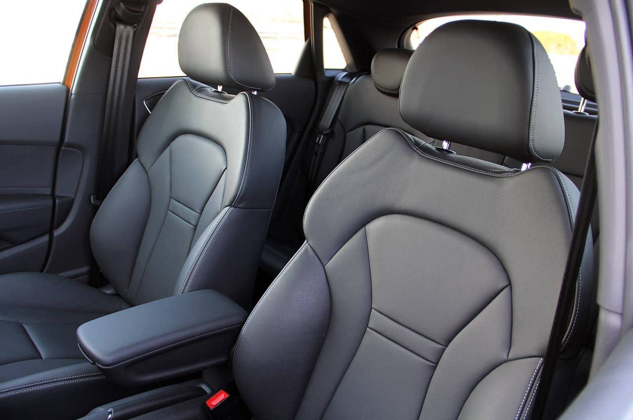 2012 Audi A1 Sportback front seats