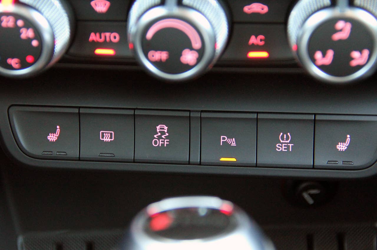 2012 Audi A1 Sportback instrument panel