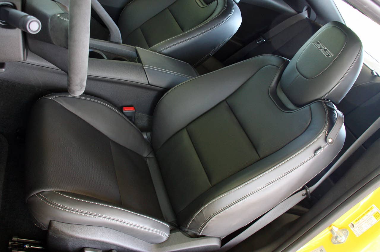 2013 Chevrolet Camaro 1LE front seats