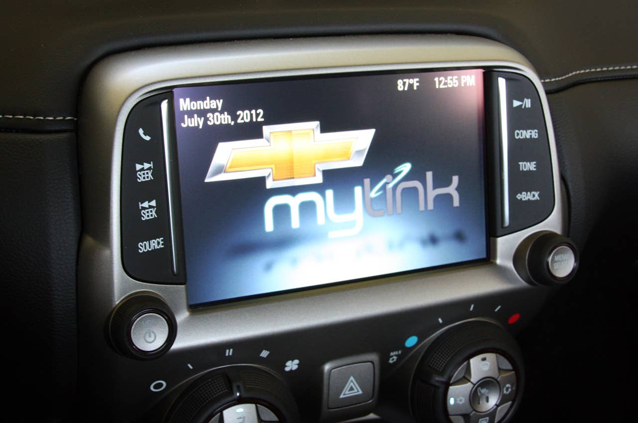 2013 Chevrolet Camaro 1LE multimedia system display