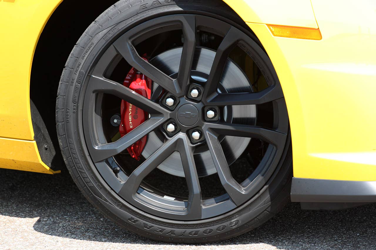 2013 Chevrolet Camaro 1LE wheel