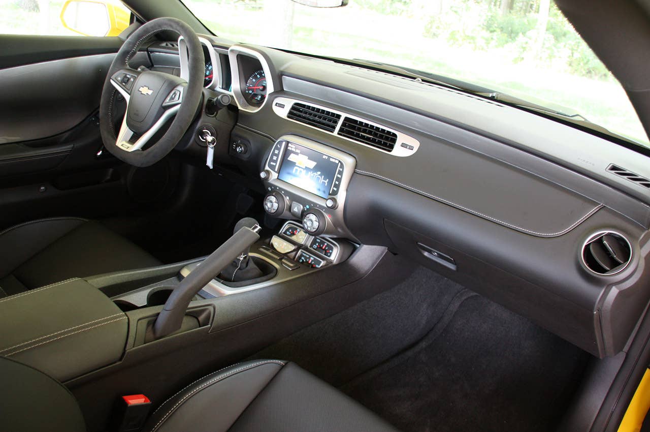 2013 Chevrolet Camaro 1LE interior