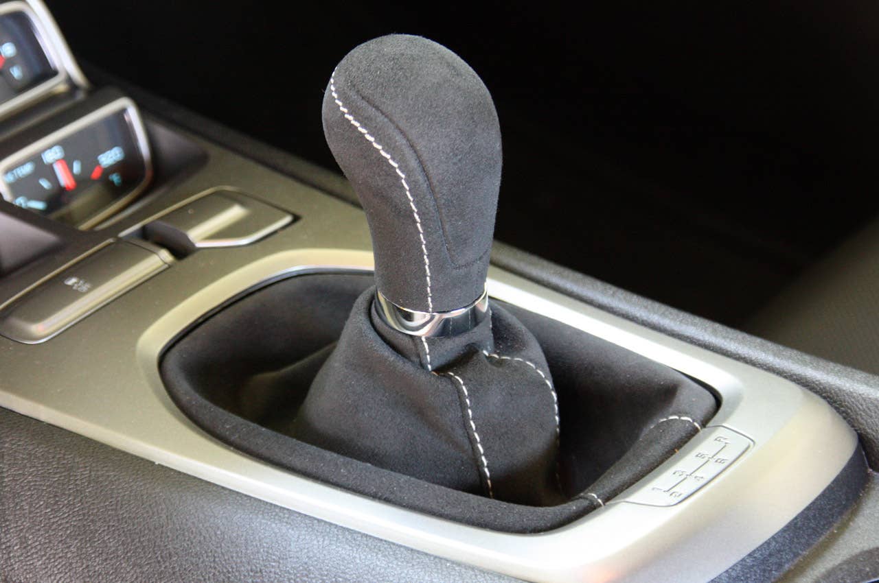 2013 Chevrolet Camaro 1LE shifter