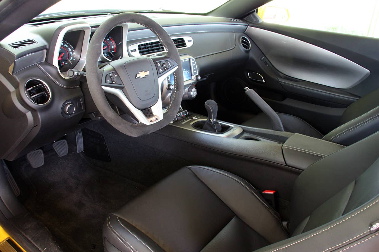 2013 Chevrolet Camaro 1LE interior