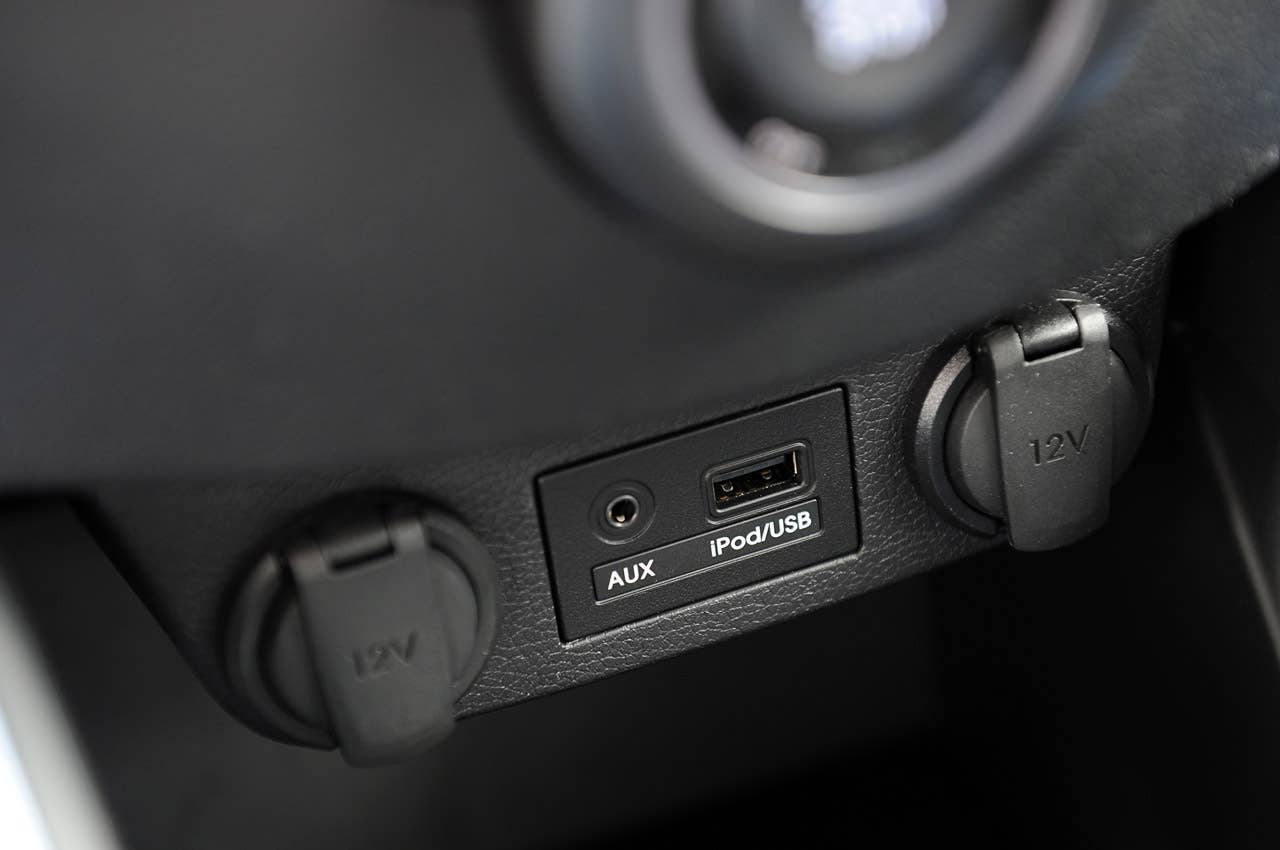 2013 Hyundai Veloster Turbo AUX/USB input