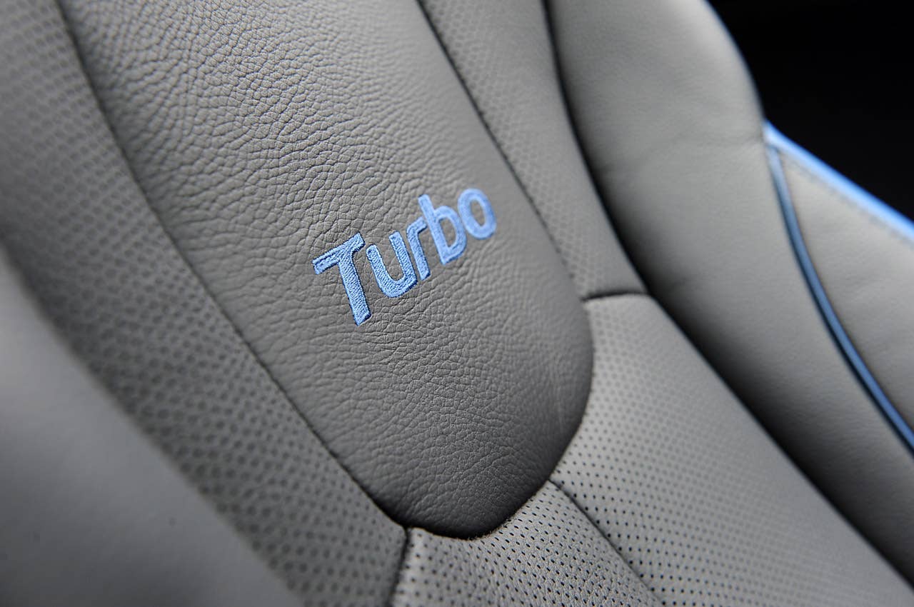 2013 Hyundai Veloster Turbo seat detail