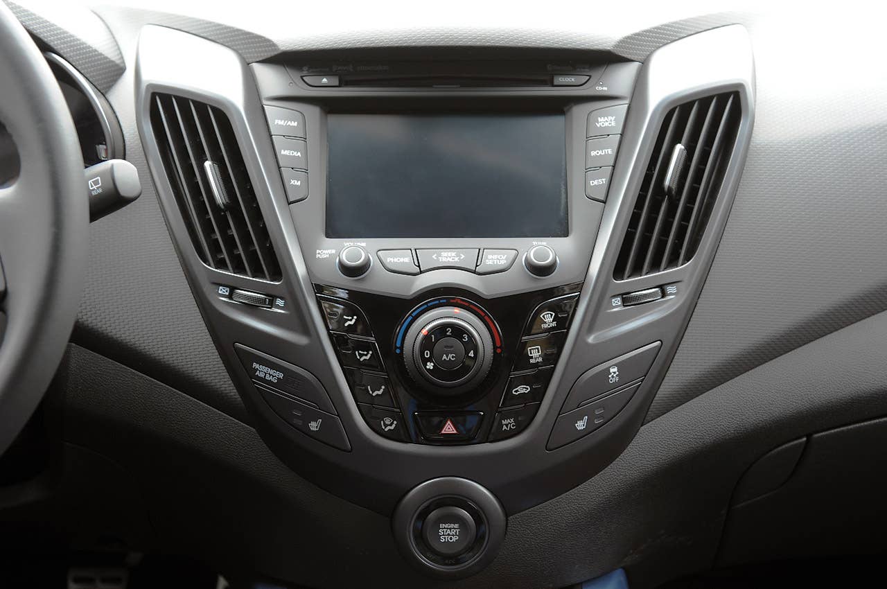 2013 Hyundai Veloster Turbo instrument panel