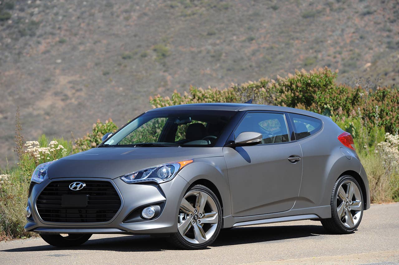 2013 Hyundai Veloster Turbo front 3/4 view