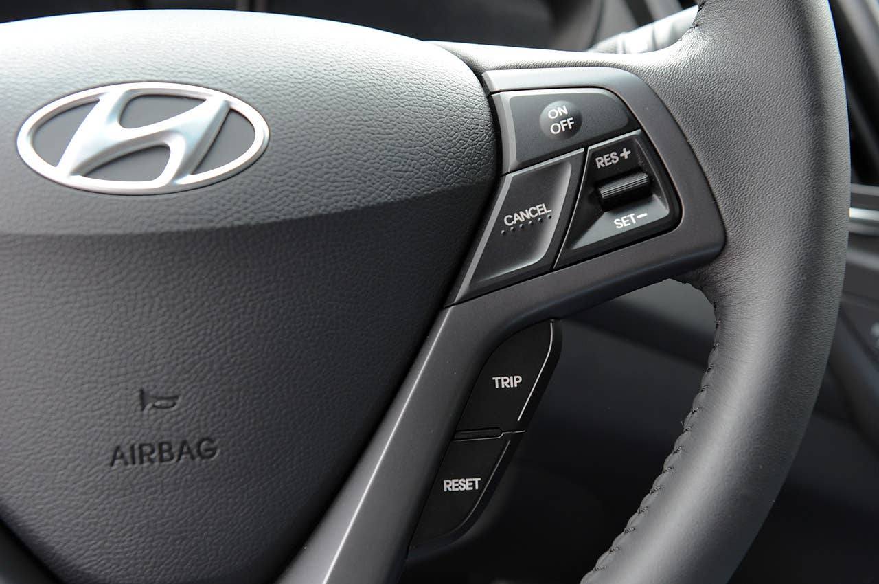 2013 Hyundai Veloster Turbo steering wheel controls