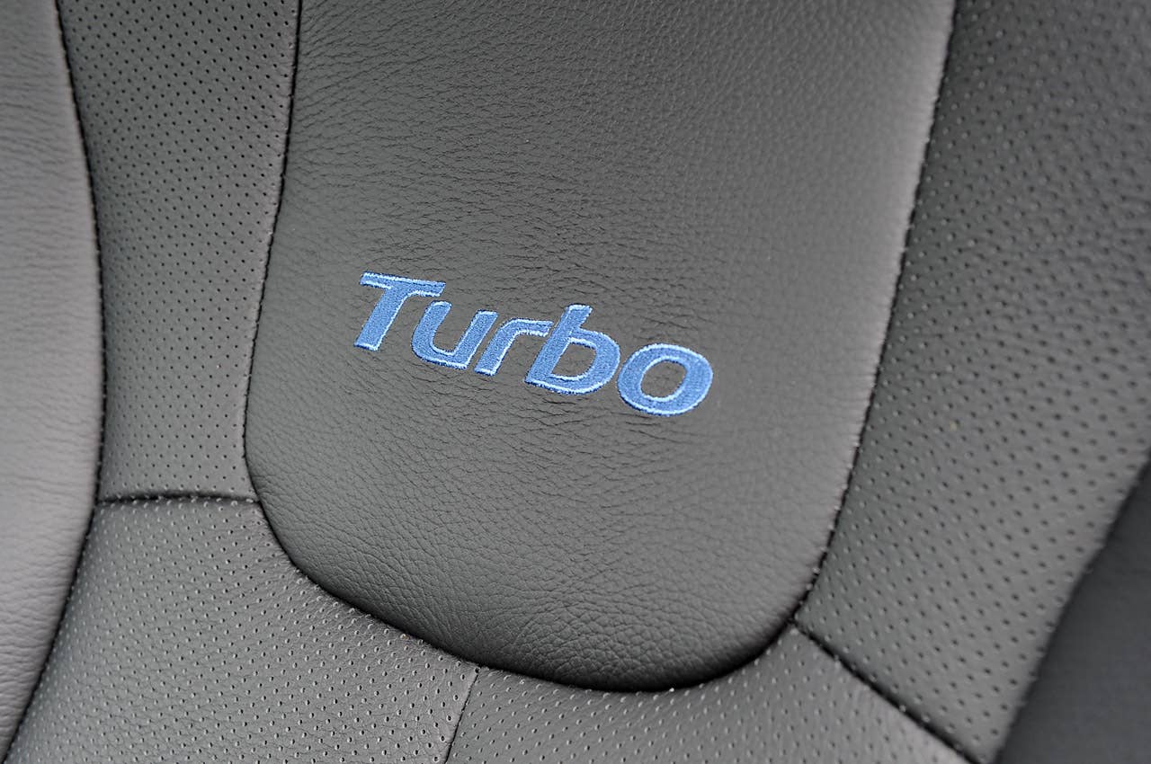 2013 Hyundai Veloster Turbo seat detail