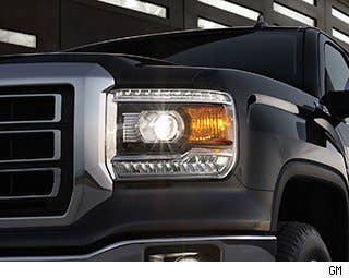 The GMC Sierra will feature projector beam headlights with LED trim above and below the head lamp.  The use of LEDs will help give the Sierra a distinctive look during the day and during the night.